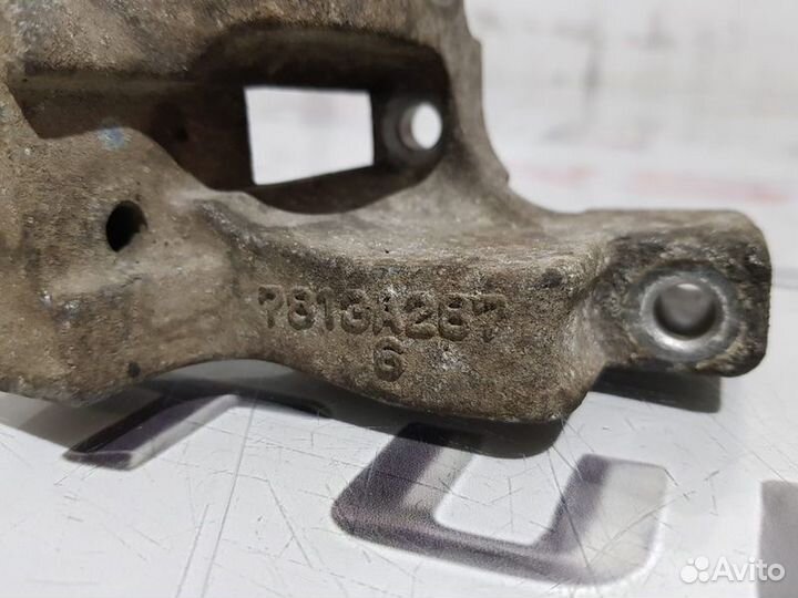 Кронштейн компрессора кондиционера Mitsubishi