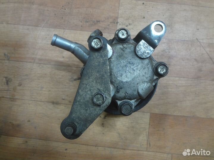 Насос гура Teana J32 2,5 L 4wd