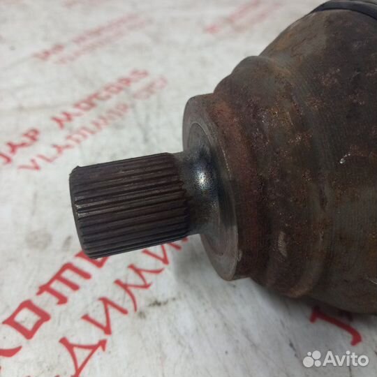 Привод передний правый Volkswagen Tiguan cawa 2010