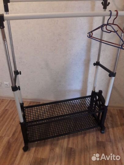 Стойка для одежды напольная