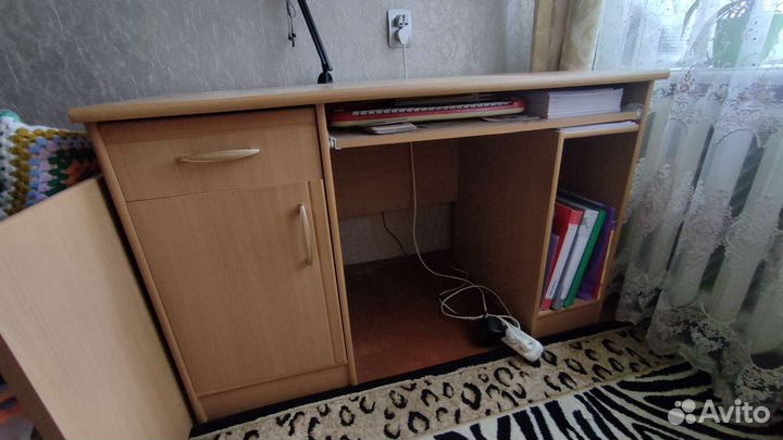 Письменный стол