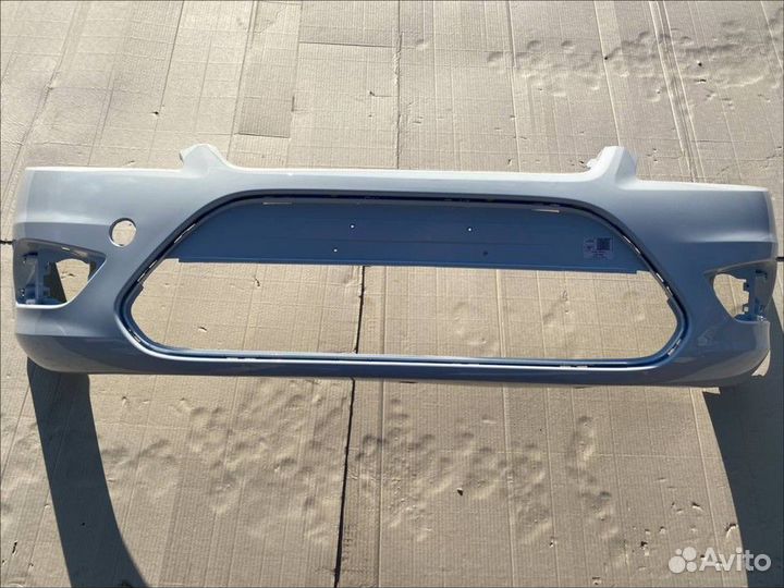 Бампер передний Белоснежный 2009-2011 Ford Focus