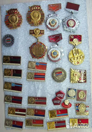 Продам значки 