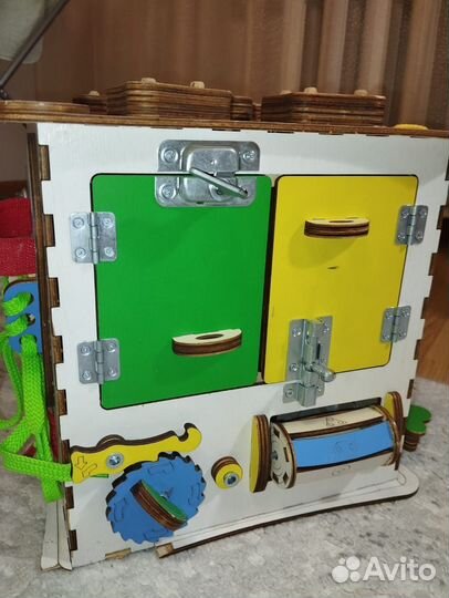 Бизиборд домик