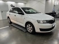 Skoda Rapid 1.6 AT, 2017, 80 408 км, с пробегом, цена 1 359 000 руб.