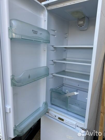 Холодильник встраиваемый hotpoint ariston