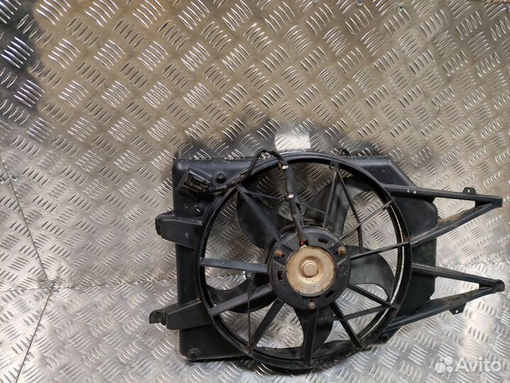 Вентилятор охлаждения двигателя на Ford Focus 1