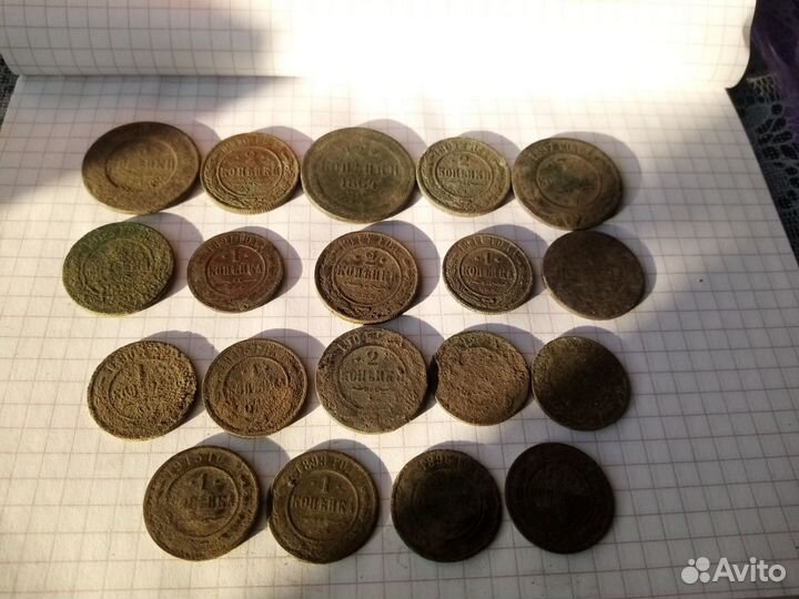 Монеты и пуговицы