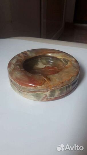 Рюмки и пепельница