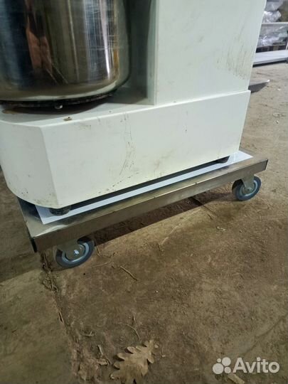 Тестомес gastromix hs20л б/у подставка нерж новая