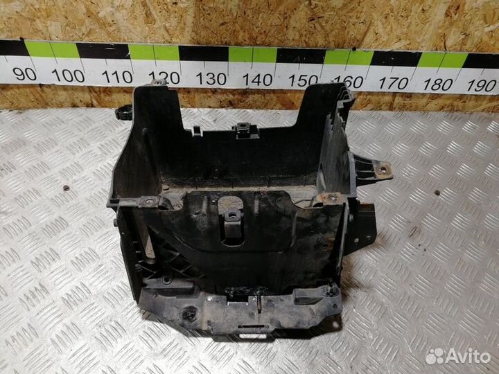 Крепление аккумулятора Renault Fluence 2010 2017