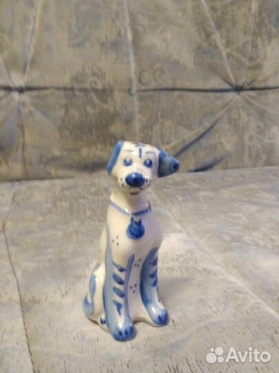 Статуэтка собачка гжель,фарфор