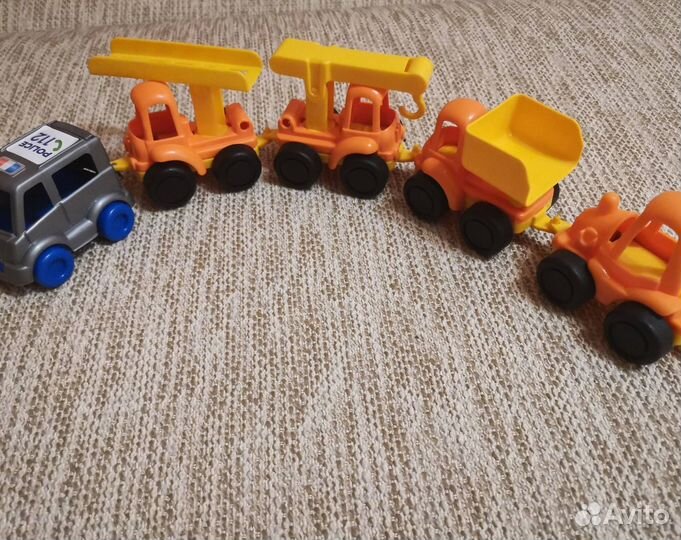 Игрушки пакетом машинки 8 шт и трэки