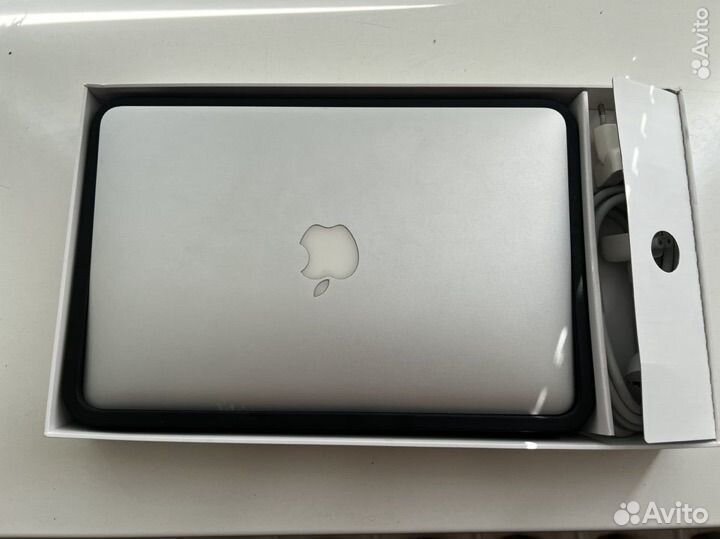 Apple MacBook Air 11 2011