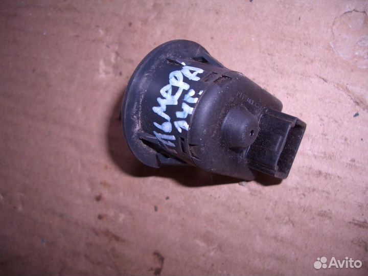 Кнопка регулировки зеркал nissan Almera (G15) 20