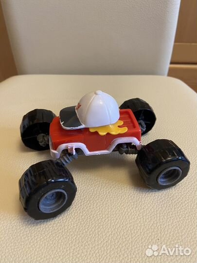 Игрушка машинка из ультфильма Вспыш