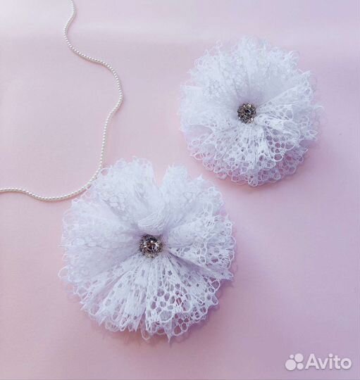 Белые, кружевные бантики