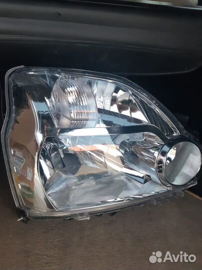 Фара правая передняя на Nissan X-trail