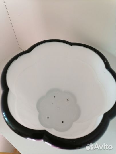 Кашпо горшок для цветов пластик