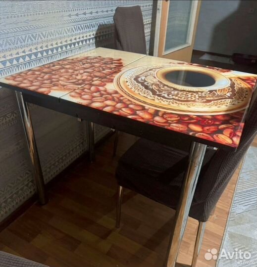 Кухонный стол