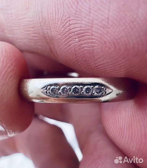 Кольцо из белого золота 585 пробы с 5 бриллиантами