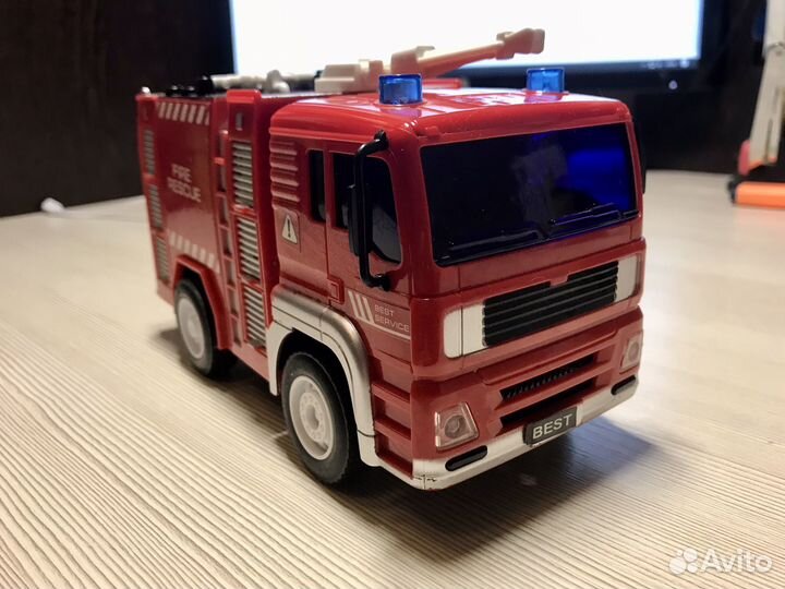 Машина пожарная с пультом управления