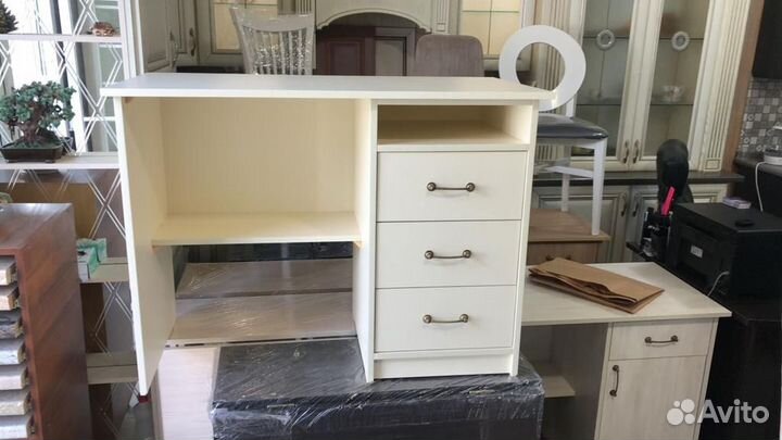 Рабочие и компьютерные столы от производителя