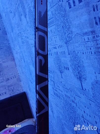 Клюшка хоккейная правый хват бауер