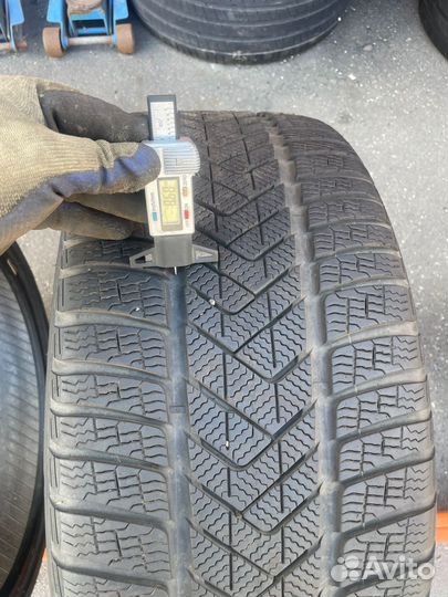 Pirelli Scorpion Winter RFT 275/40 R21 107V