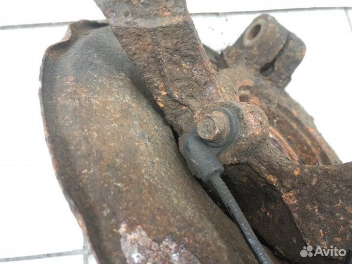 Кулак поворотный передний правый Citroen C-Crosser