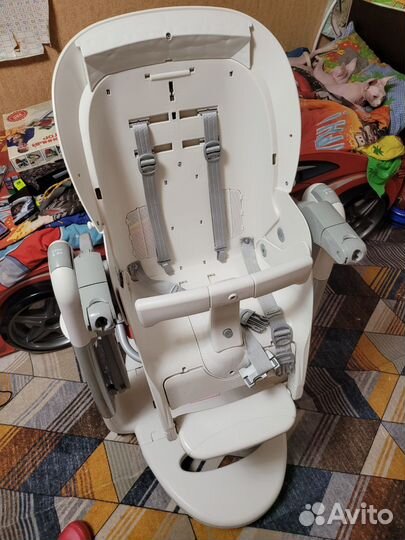 Стульчик для кормления Peg Perego Tatamia follow