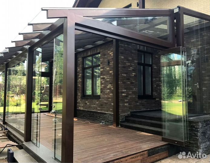 Безрамное раздвижное остекление