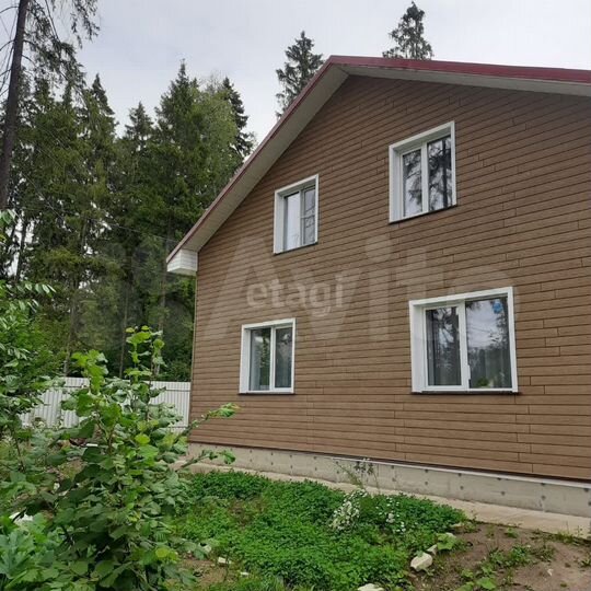 Дом 191 м² на участке 9 сот.