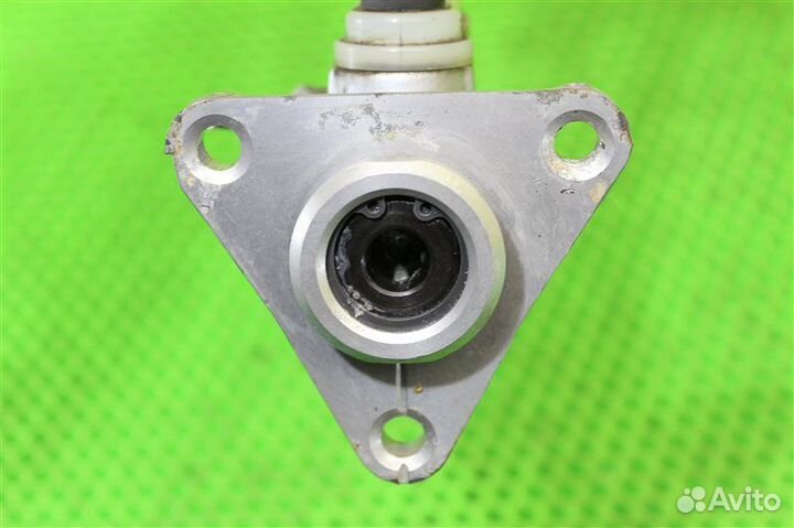 Главный тормозной цилиндр Toyota Ipsum SXM15 3S-FE