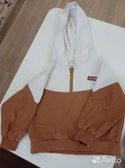 Продаётся детский спортивный костюм