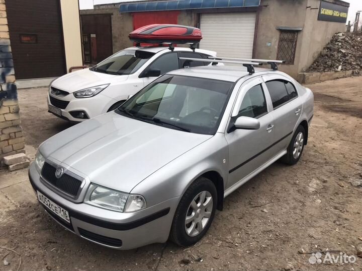 Багажник Skoda Octavia Tour крыло с замком