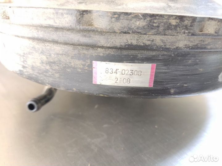 Усилитель тормозов вакуумный Toyota Corolla e10