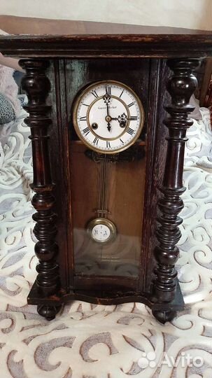 Настенные антикварные часы с боем Gustav Becker