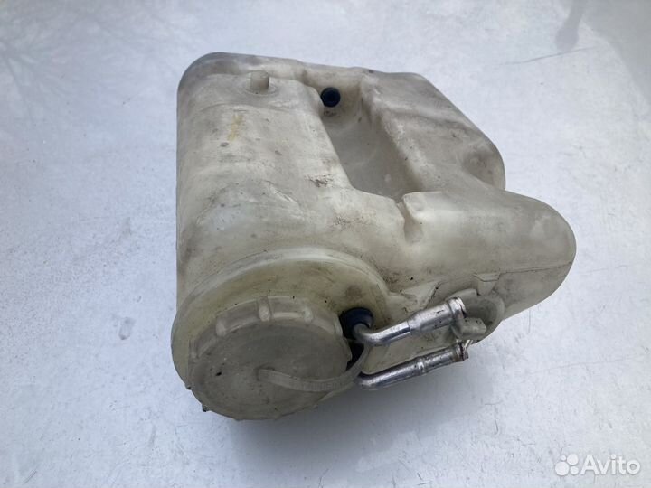 Бачок для омывающей жидкости Mercedes E300TD