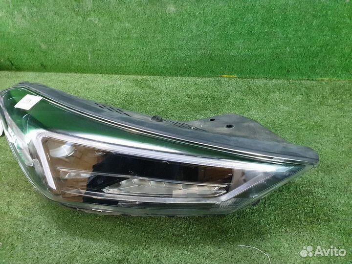 Фара правая Hyundai Tucson