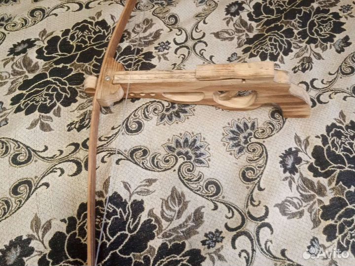 Арбалет деревянный