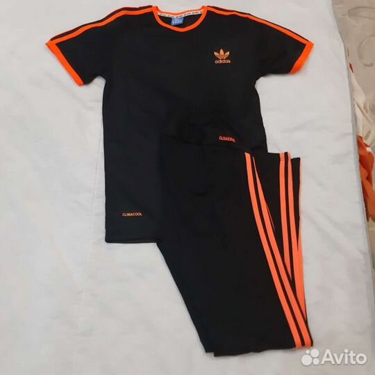 Спортивный костюм женский adidas