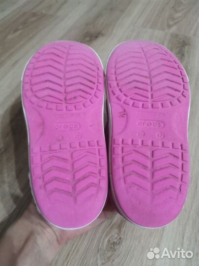 Сандалии для девочки crocs