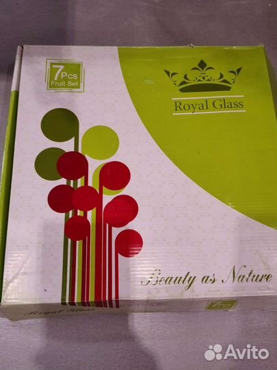 Тарелки. набор тарелок