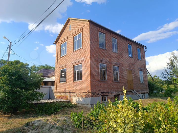 Дом 175 м² на участке 12 сот.