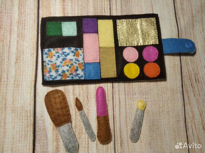 Косметика для девочек в игровой форме