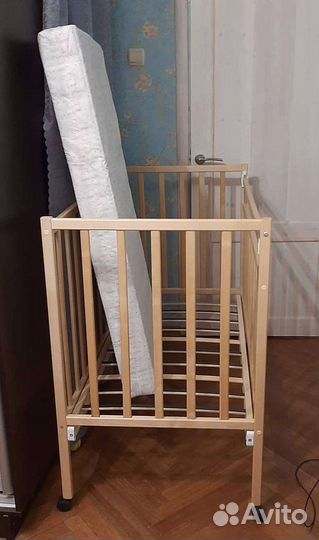 Детская кроватка с матрасом