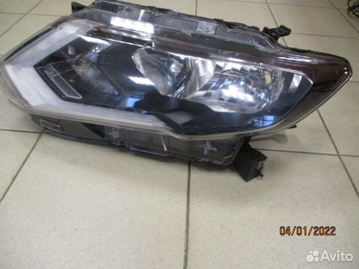 Фара левая Nissan X-Trail