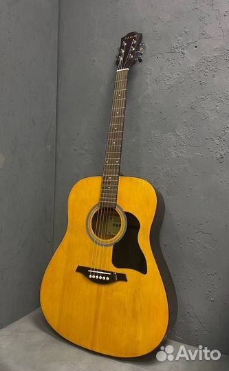 Акустическая гитара