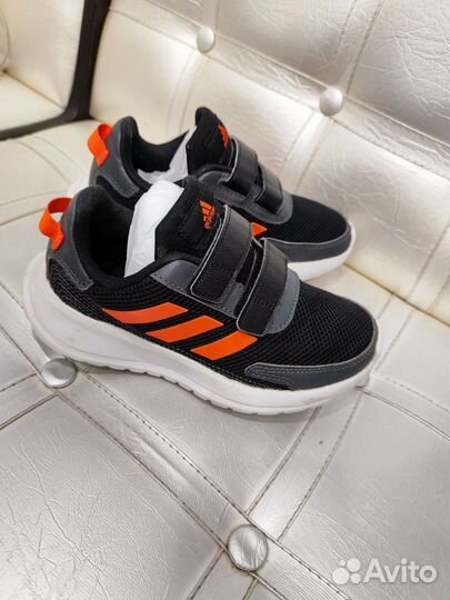 Кроссовки adidas 31